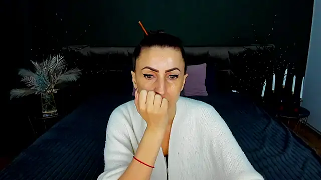 Snapshot of Rebecca_Diamond chatting on 02.13.26 Rebecca Diamond online show from 02.13.26