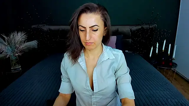 Snapshot of Rebecca_Diamond chatting on 02.17.26 Rebecca Diamond online show from 02.17.26