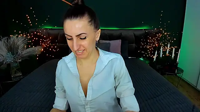 Snapshot of Rebecca_Diamond chatting on 02.26.26 Rebecca Diamond online show from 02.26.26