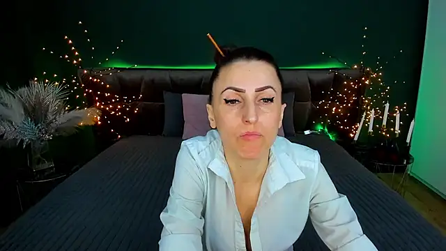 Snapshot of Rebecca_Diamond chatting on 03.02.26 Rebecca Diamond online show from 03.02.26