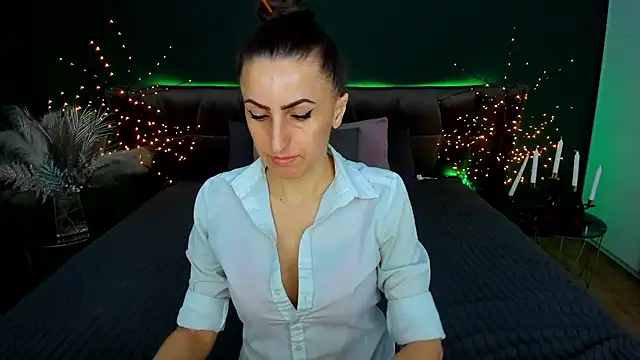 Snapshot of Rebecca_Diamond chatting on 03.05.26 Rebecca Diamond online show from 03.05.26