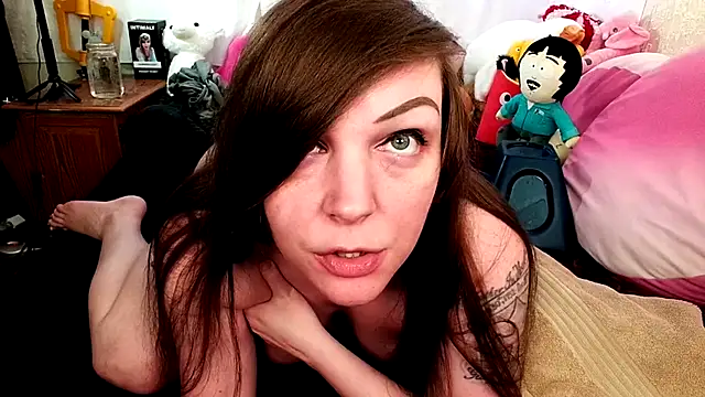 GamerGirlRoxyAndLee online show from 12.13.25