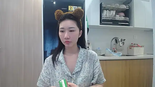 Snapshot of Asiagirll chatting on 05.07.26 Asiagirll online show from 05.07.26