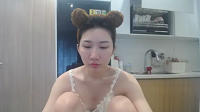 Snapshot of Asiagirll chatting on 05.18.26 Asiagirll online show from 05.18.26