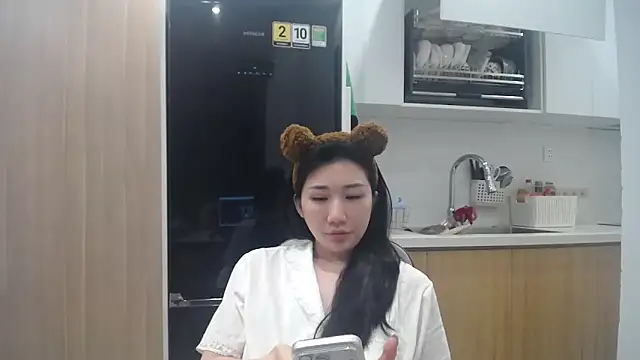 Snapshot of Asiagirll chatting on 05.20.26 Asiagirll online show from 05.20.26