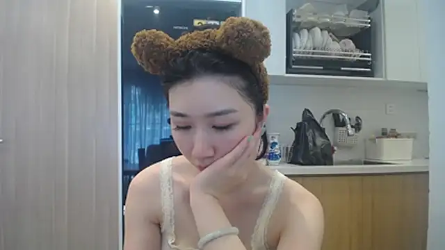 Snapshot of Asiagirll chatting on 06.05.26 Asiagirll online show from 06.05.26