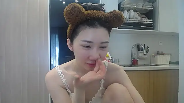 Snapshot of Asiagirll chatting on 06.08.26 Asiagirll online show from 06.08.26