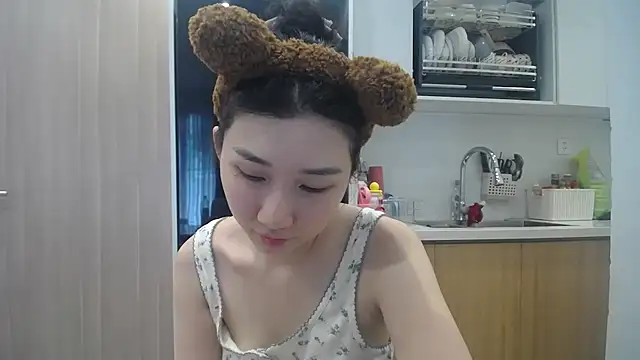 Snapshot of Asiagirll chatting on 06.11.26 Asiagirll online show from 06.11.26