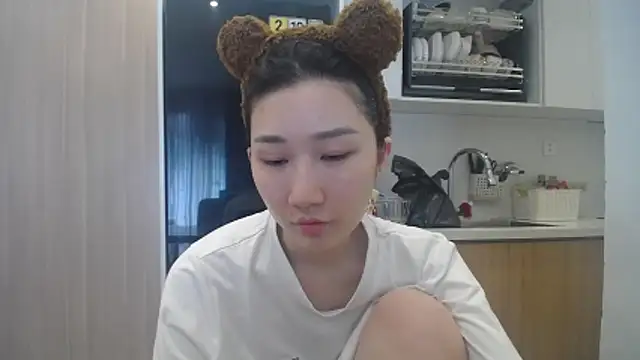 Snapshot of Asiagirll chatting on 06.17.26 Asiagirll online show from 06.17.26