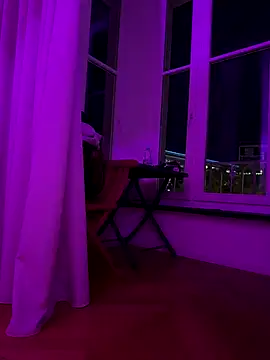 Pia July  online show from 11.06.25