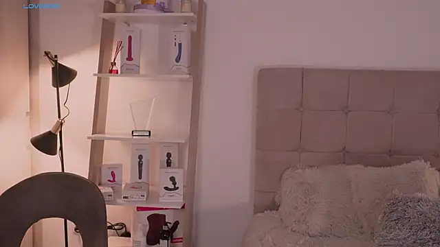 AbellaCroft online show from 12.08.24