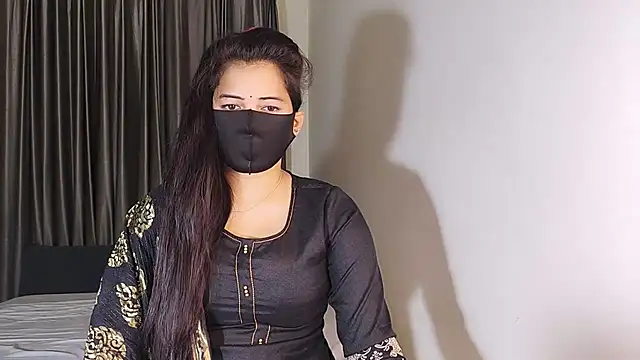 Snapshot of YourLovelyQueen chatting on 01.19.25 YourLovelyQueen online show from 01.19.25
