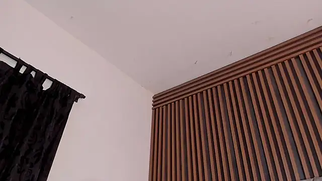 Hanna Risso online show from 01.04.25