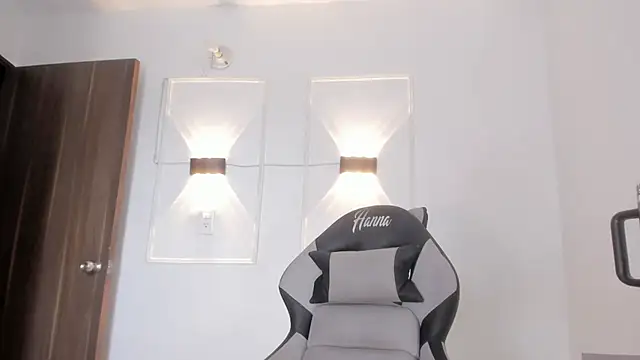 Snapshot of Hanna_Risso chatting on 06.19.26 Hanna Risso online show from 06.19.26