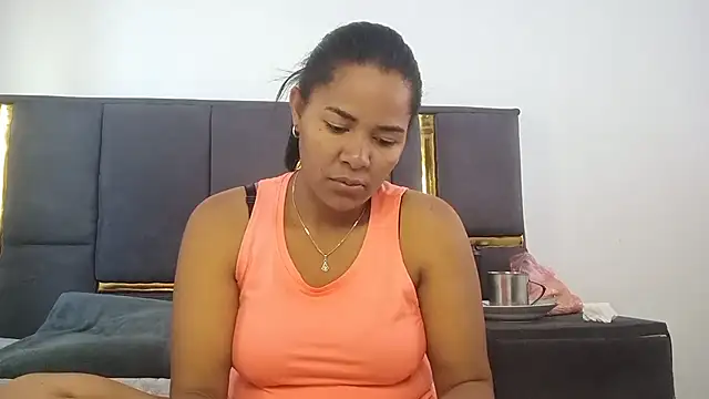 Snapshot of aleixane chatting on 03.27.26 aleixane online show from 03.27.26