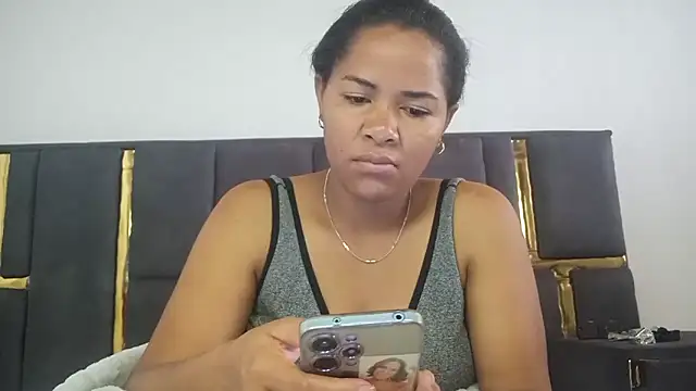 Snapshot of aleixane chatting on 04.15.26 aleixane online show from 04.15.26