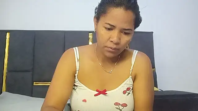 Snapshot of aleixane chatting on 04.16.26 aleixane online show from 04.16.26