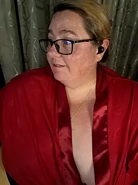 Snapshot of Iceprincess2bad4u chatting on 04.23.26 Iceprincess2bad4u online show from 04.23.26