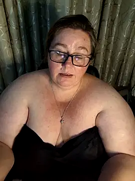 Snapshot of Iceprincess2bad4u chatting on 05.24.26 Iceprincess2bad4u online show from 05.24.26