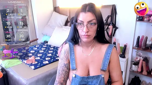Snapshot of janette_rider chatting on 02.23.25 janette rider online show from 02.23.25