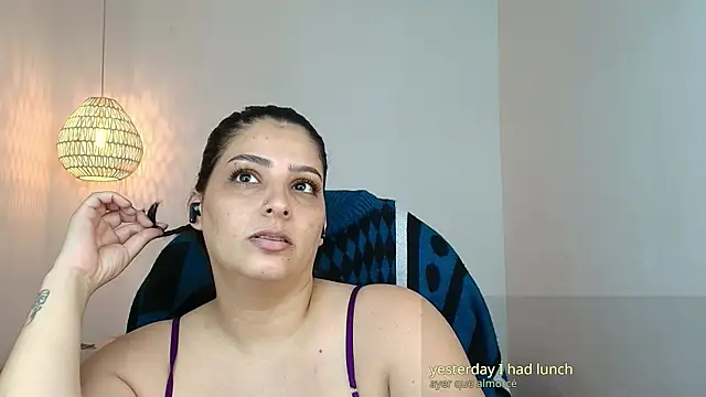 Snapshot of YummyAnna_ chatting on 05.08.26 YummyAnna online show from 05.08.26