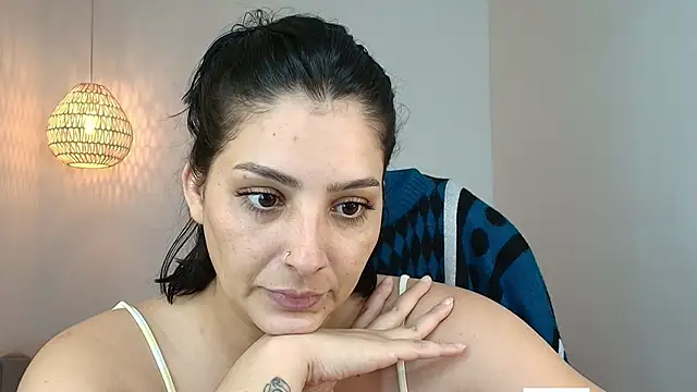 Snapshot of YummyAnna_ chatting on 05.13.26 YummyAnna online show from 05.13.26