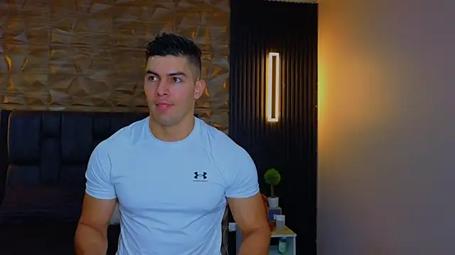 Snapshot of FelipeAndMarcello3 chatting on 02.19.25 FelipeAndMarcello3 online show from 02.19.25