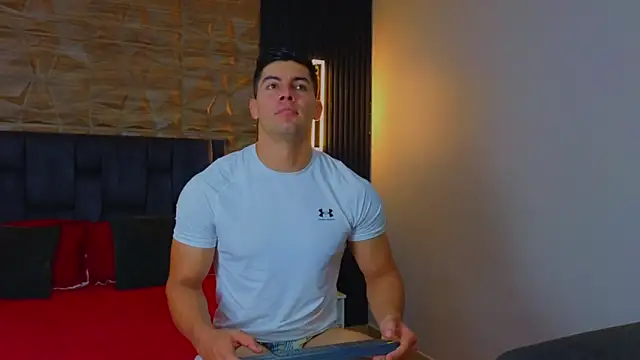 Snapshot of FelipeAndMarcello3 chatting on 03.14.25 FelipeAndMarcello3 online show from 03.14.25