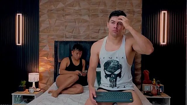 Snapshot of FelipeAndMarcello3 chatting on 09.23.25 FelipeAndMarcello3 online show from 09.23.25