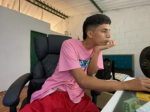 Max TheHorseDick online show from 02.27.25