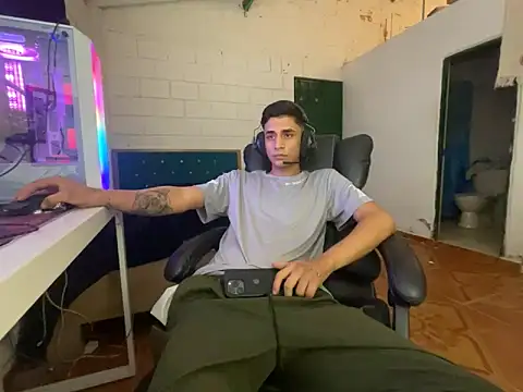 Max TheHorseDick online show from 03.18.26