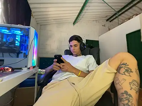 Max TheHorseDick online show from 04.02.26