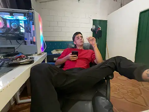 Max TheHorseDick online show from 04.04.26