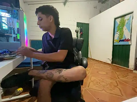 Max TheHorseDick online show from 04.13.26