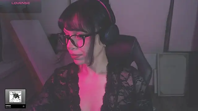 Snapshot of alien__show chatting on 03.06.26 alien show online show from 03.06.26