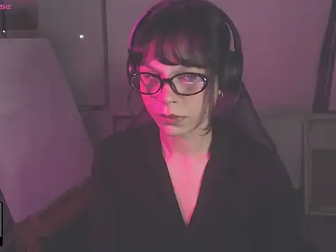 Snapshot of alien__show chatting on 03.09.26 alien show online show from 03.09.26