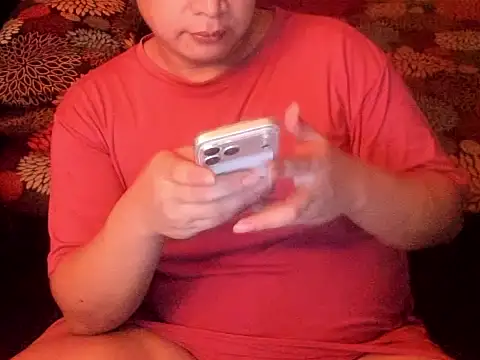 Snapshot of BEMYPROPERTYx chatting on 12.22.25 BEMYPROPERTYx online show from 12.22.25