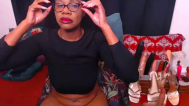 Snapshot of sexybootylicious chatting on 06.12.26 sexybootylicious online show from 06.12.26
