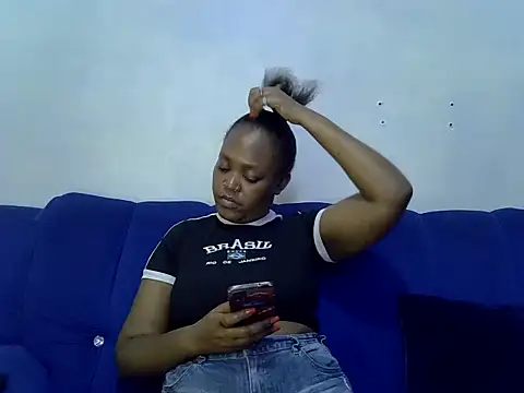 Snapshot of Spice202 chatting on 10.13.25 Spice202 online show from 10.13.25