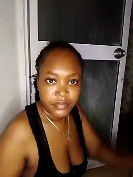 Snapshot of Spice202 chatting on 11.05.25 Spice202 online show from 11.05.25