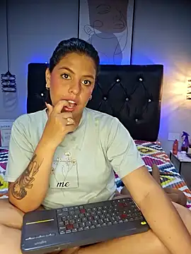 SunnyLovefg online show from 10.04.25