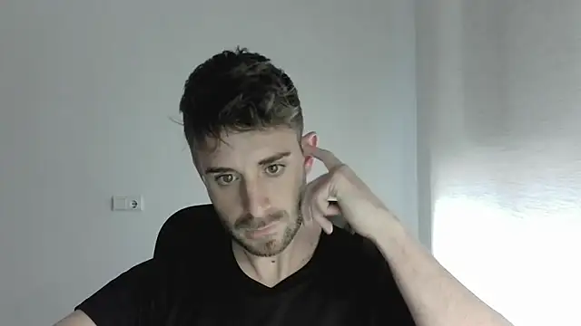 Snapshot of vargas90 chatting on 04.21.26 vargas90 online show from 04.21.26