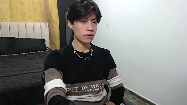 Snapshot of Elio-cam chatting on 12.15.24 Elio-cam online show from 12.15.24