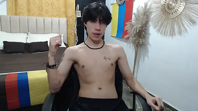 Snapshot of Elio-cam chatting on 06.29.26 Elio-cam online show from 06.29.26