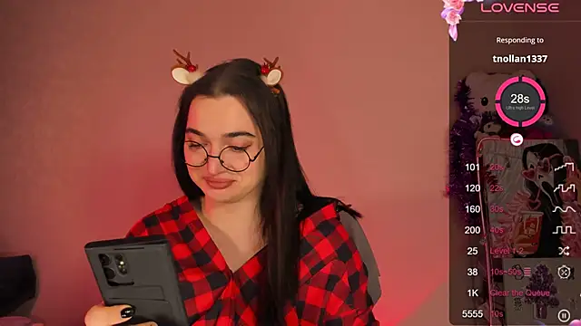 YsabellViveris online show from 12.15.24