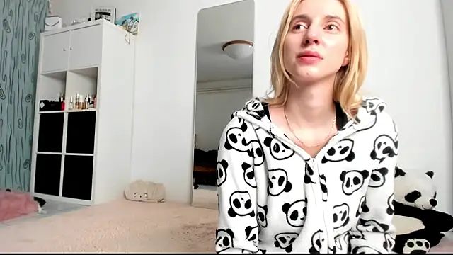 KenzieDawton online show from 01.09.25