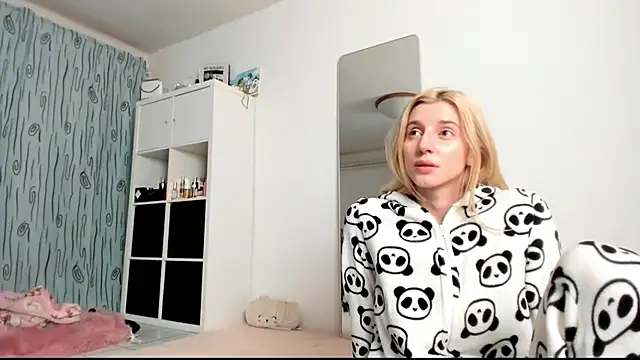 KenzieDawton online show from 01.10.25