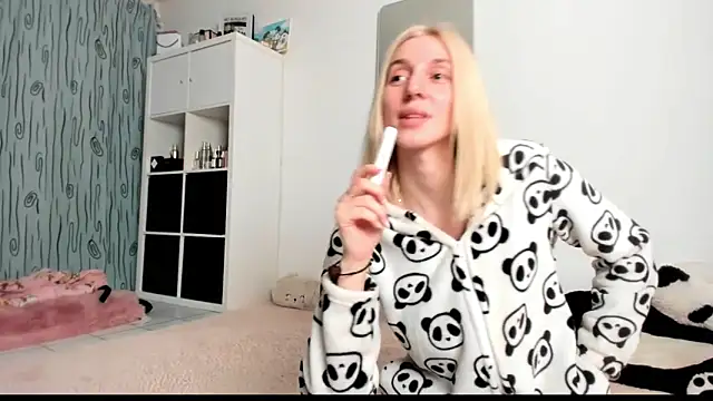 KenzieDawton online show from 02.26.25