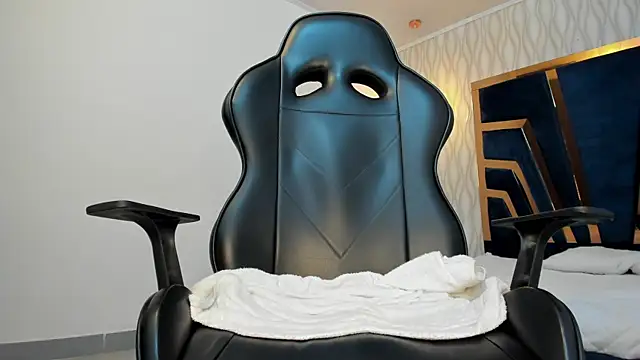 Snapshot of Petesevans chatting on 03.04.25 Petesevans online show from 03.04.25