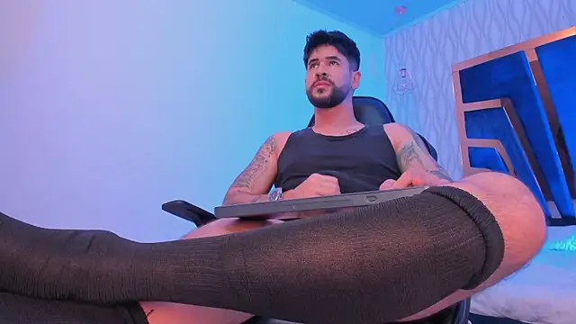 Snapshot of Petesevans chatting on 03.07.25 Petesevans online show from 03.07.25